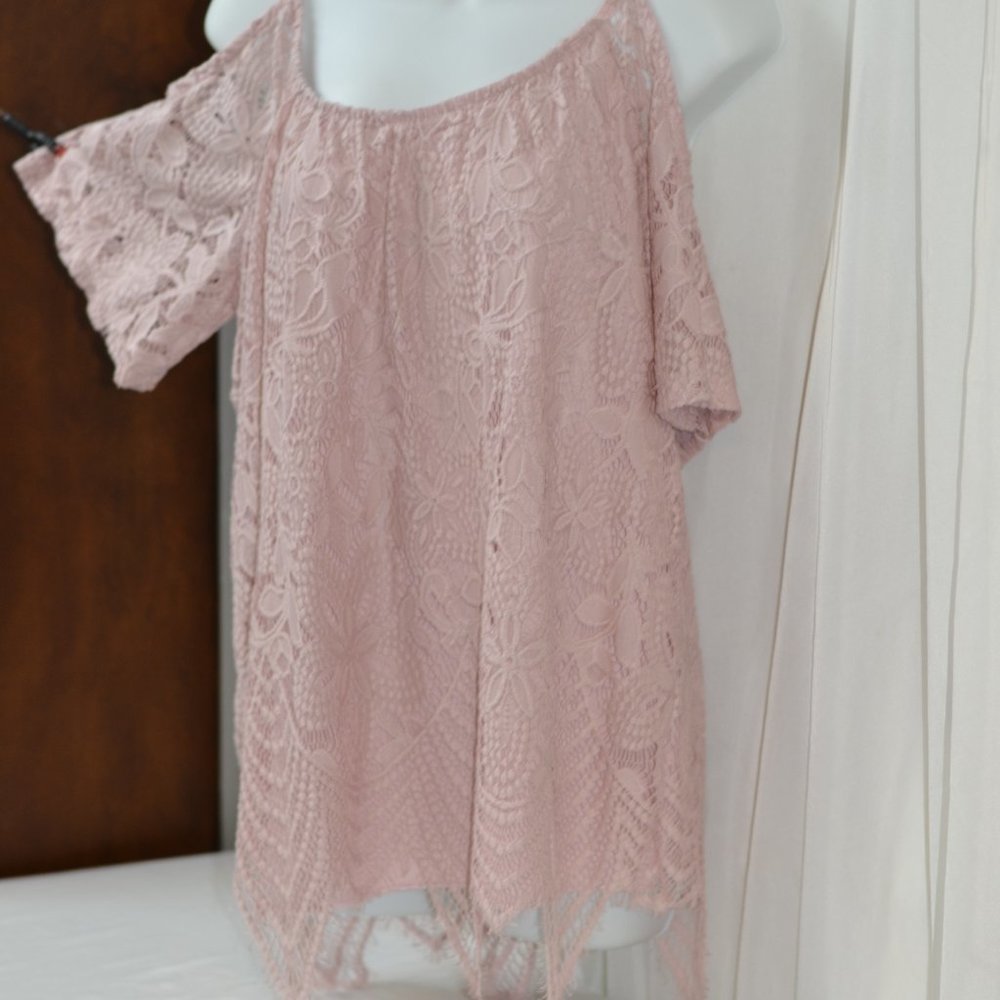 Paper Tee 1XL Pink crochet Lace Short sleeve Cold shoulder Top NWT plus womans